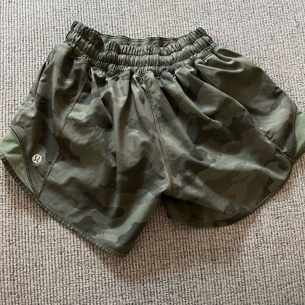 Lululemon Hotty Hot shorts size 2